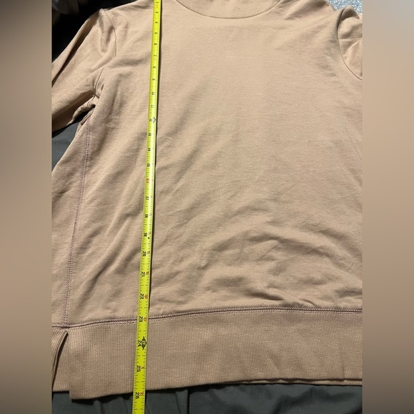 Tan Turtle neck sweatshirt - Picture 5 of 7